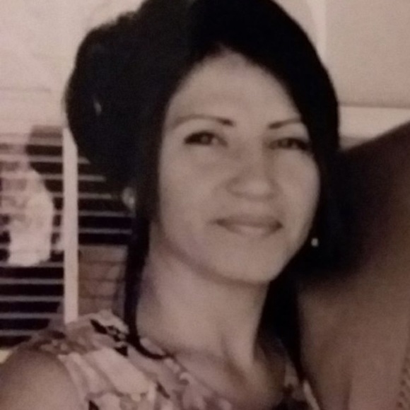 💕welcome to my closet 💕my name is Isabel💕 - Picture 2 of 2